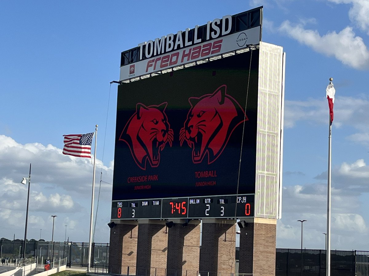 MrAbbottTISD's tweet photo. Last 8th grade game of the season! I have a sneaking suspicion that the Cougars are going to win this one. https://t.co/eekYt2noeR