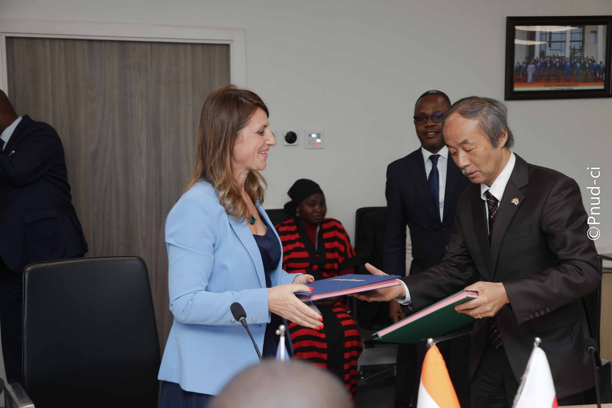 Blerta Cela (@celablerta) on Twitter photo Reconnaissance à <a href="/AmbJaponCITGNE/">Ambassade du Japon - Côte d'Ivoire, Togo et Niger</a> & au Ministre de l’Intérieur pour l’accord de don signé avec @PNUD_CIV pour le projet « Prévention des conflits, cohésion sociale & promotion de la participation démocratique des femmes et populations vulnérables en Côte d’Ivoire ». #CIV @Gouvci Reconnaissance à <a href="/AmbJaponCITGNE/">Ambassade du Japon - Côte d'Ivoire, Togo et Niger</a> & au Ministre de l’Intérieur pour l’accord de don signé avec @PNUD_CIV pour le projet « Prévention des conflits, cohésion sociale & promotion de la participation démocratique des femmes et populations vulnérables en Côte d’Ivoire ». #CIV @Gouvci