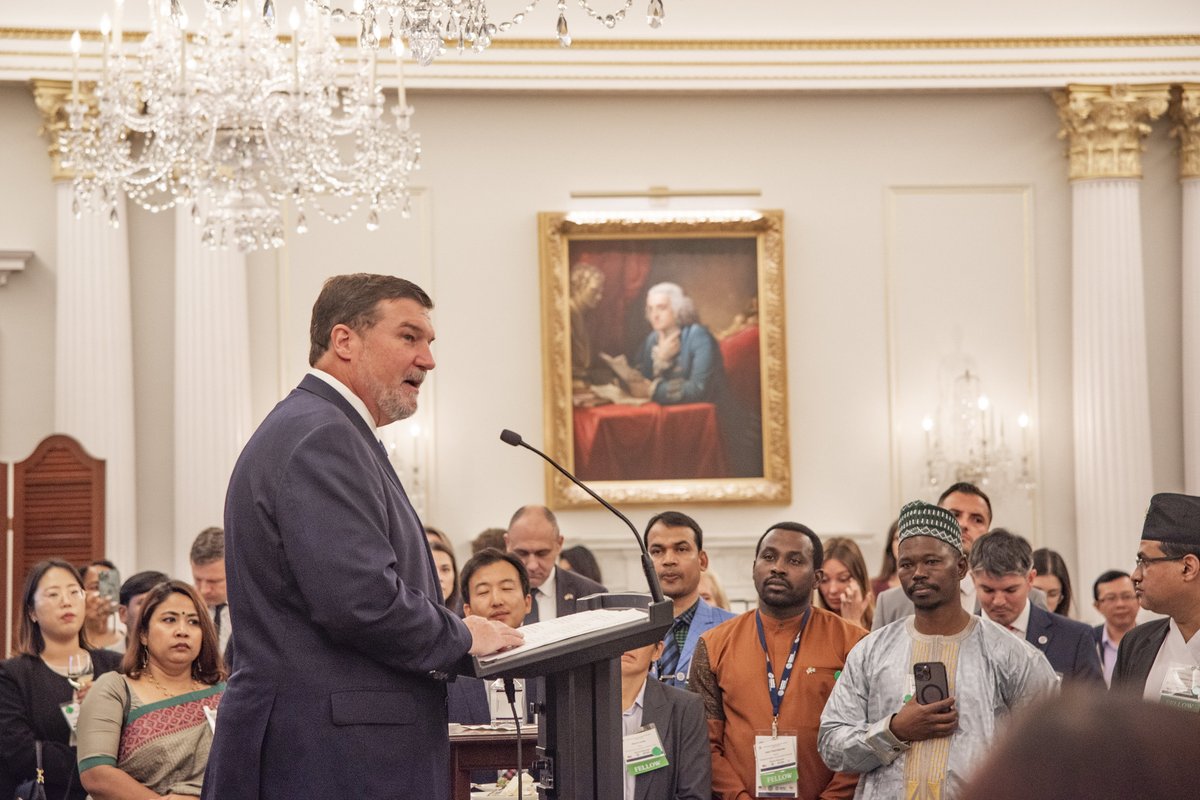 HumphreyProgram's tweet photo. 🌐 An unforgettable evening at the Diplomatic Reception during the Global Leadership Forum 2024! The 2024-2025 Humphrey Fellows, U.S. officials, and diplomats celebrated international collaboration @ECAatState @iieglobal #HumphreyFellows #DiplomaticReception #GlobalLeadership https://t.co/ma9aOqHB7u