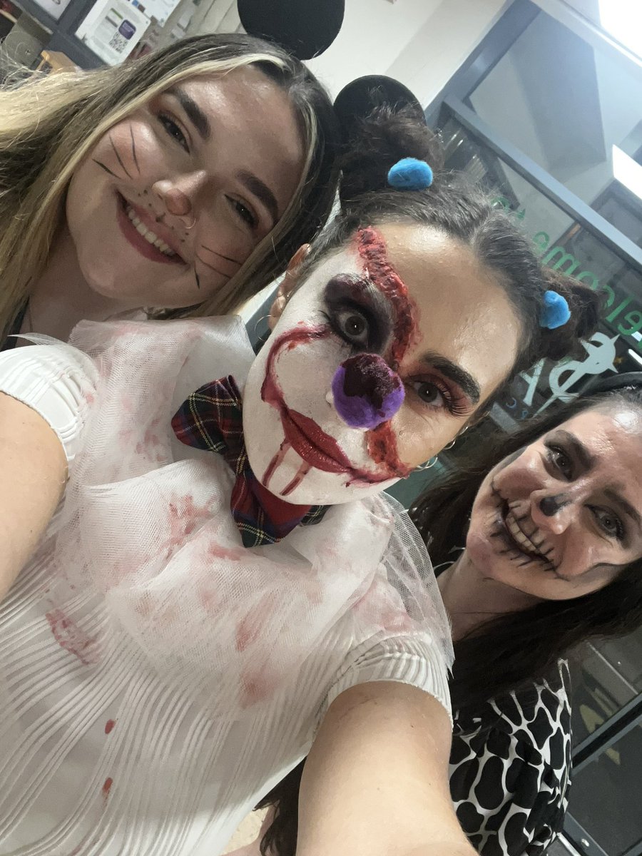 MissDunnMS's tweet photo. Halloween disco 2024 🫶🏽🕸️🦇🧟‍♀️🧛🏼‍♂️🧙🏽🦹🏼 https://t.co/agH26IOKjr