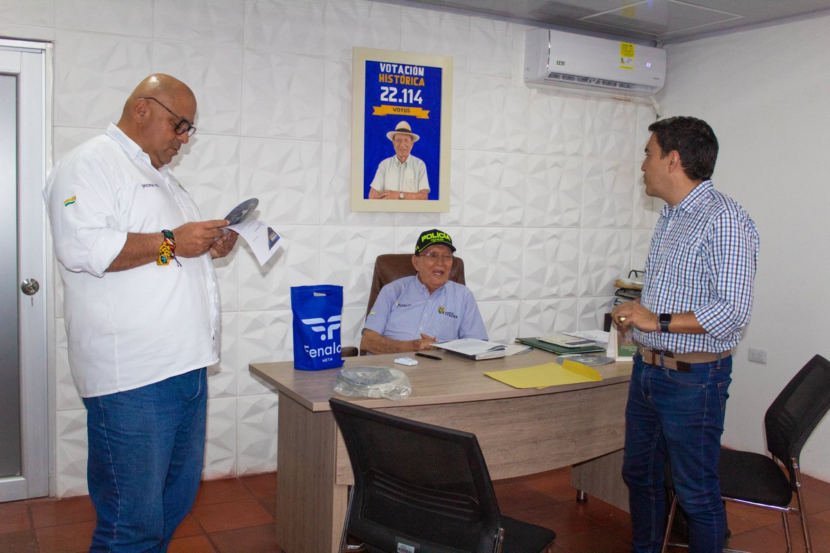 AlcaldiaAcacias's tweet photo. Con el objetivo de lograr beneficios para los comerciantes y empresarios de nuestro municipio, nos reunimos con @Fenalco para evaluar la posibilidad de crear alianzas estratégicas con este gremio que favorezcan a nuestra comunidad.

#RecuperemosAcacías https://t.co/fR4nYrXzeB