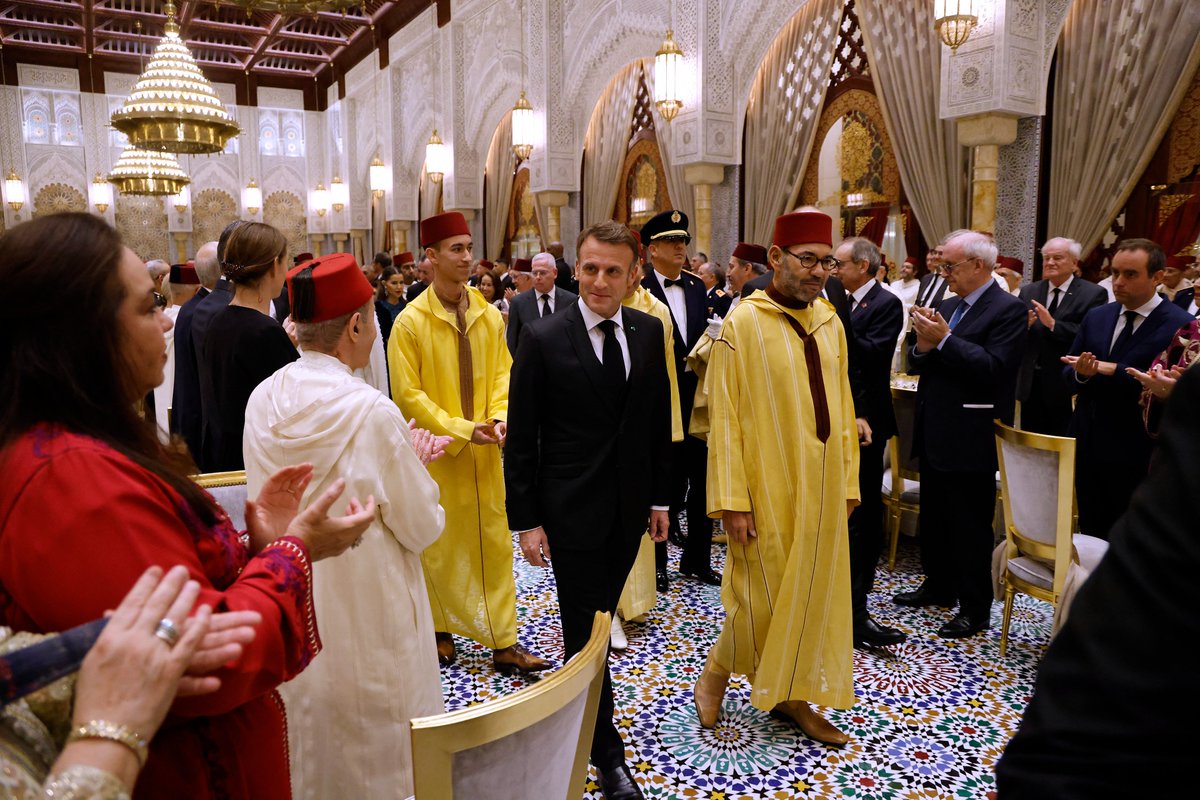 Le360fr's tweet photo. 🇲🇦🇫🇷 Le roi Mohammed VI a offert un dîner d'État au palais royal de Rabat en l'honneur d'Emmanuel Macron et de Brigitte Macron https://t.co/Jj2tcsbzXQ