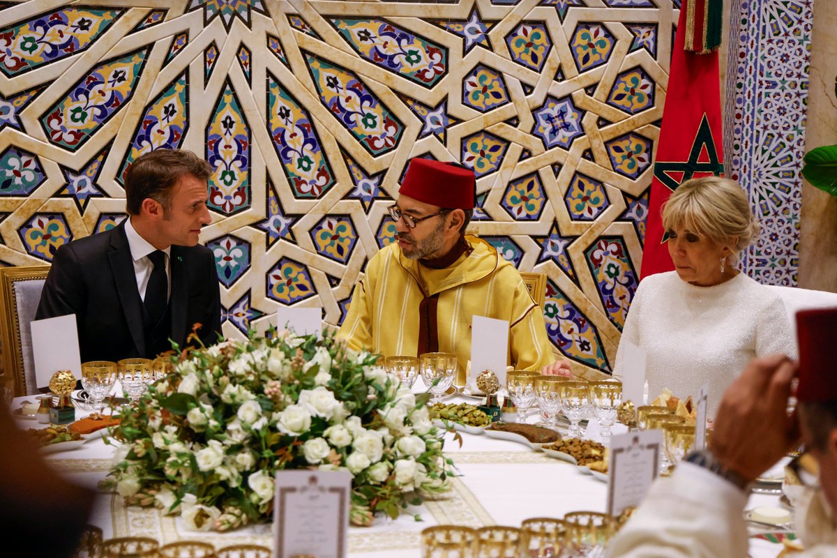 Le360fr's tweet photo. 🇲🇦🇫🇷 Le roi Mohammed VI a offert un dîner d'État au palais royal de Rabat en l'honneur d'Emmanuel Macron et de Brigitte Macron https://t.co/Jj2tcsbzXQ