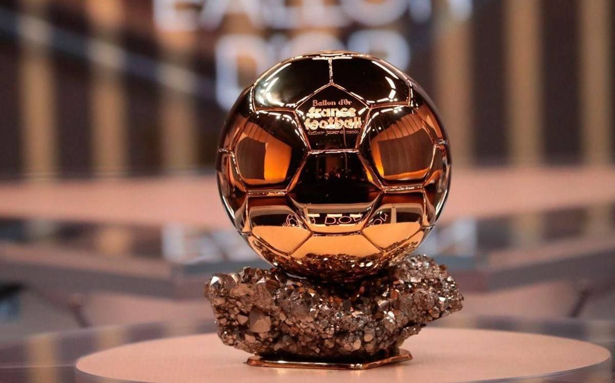 Cr7stianismo_'s tweet photo. 🚨HILO:

Historia de un atraco anunciada. Así la UEFA y France Football robaron descaradamente el Balón de Oro a Vinícius Junior.

Si podéis apoyar, por favor, os lo agradezco🙏 https://t.co/zdRp7G7UZs