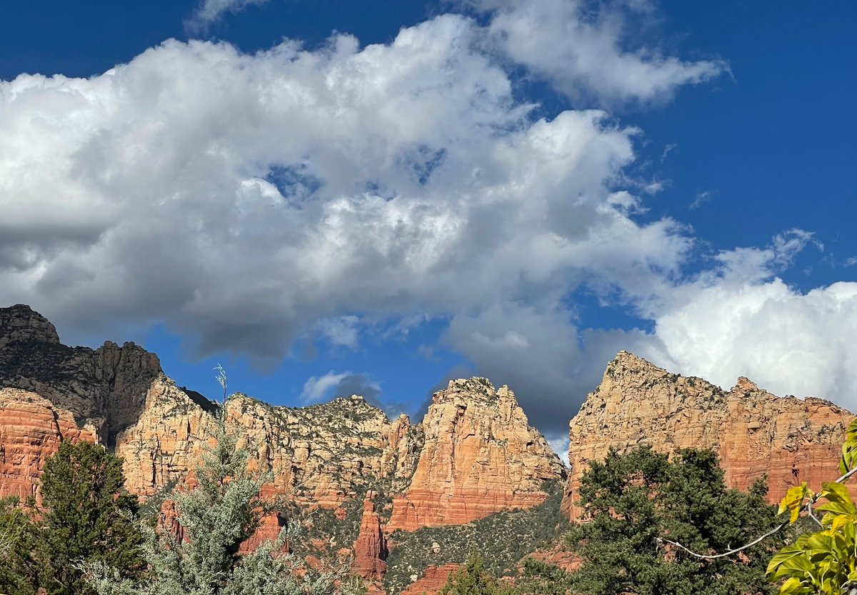 GolsonCharles's tweet photo. It’s a cool afternoon in #Sedona.  Have a good night. https://t.co/cnIun5EZSt