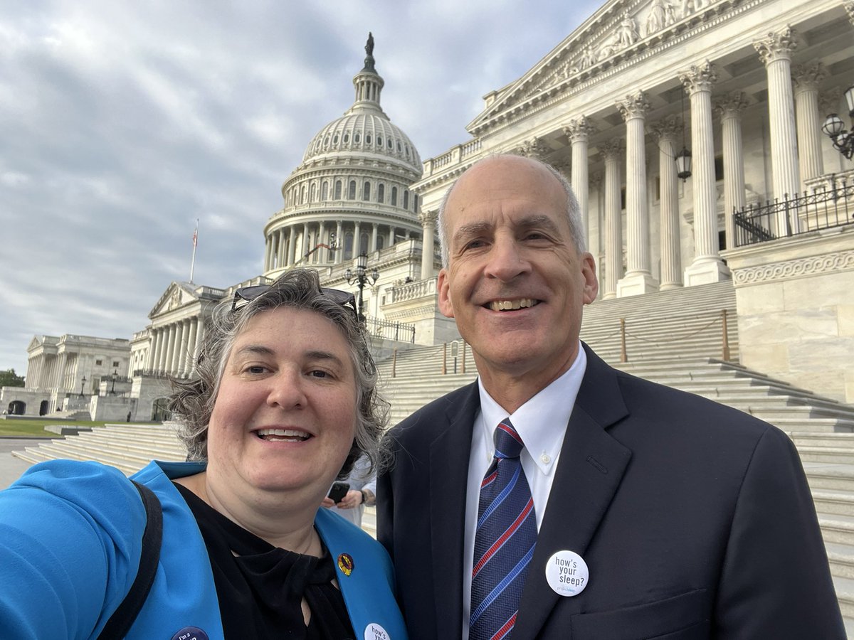 drsleepykarin's tweet photo. Nice getting to know @AASMorg president Eric Olsen better at #ProjectSleep Advocacy Forum. In DC promoting the Sleep Act for the CDC to get funding for sleep public heath work. There is so much about the benefits of sleep and how to recognize sleep disorders needing sharing https://t.co/iI8bgQ1c2J