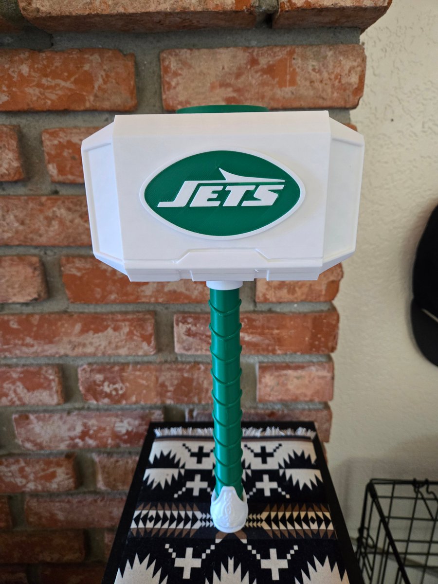Cosmic_Prints's tweet photo. Jets Hammer is finished. Only on Makerworld!
#bambulabs #3dprint #Football https://t.co/rfmM7J5AxZ
