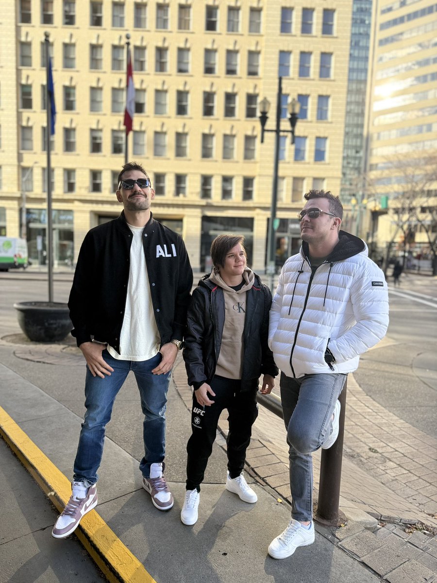 ArianeSorrisoo's tweet photo. Fight Week 🥶 ❄️ ⛄️ 🇨🇦

@HugolGoncalves 
@bigfootmachado 
@UFCBrasil @ufc @UFCFightPassBR https://t.co/lXHdzGph3p
