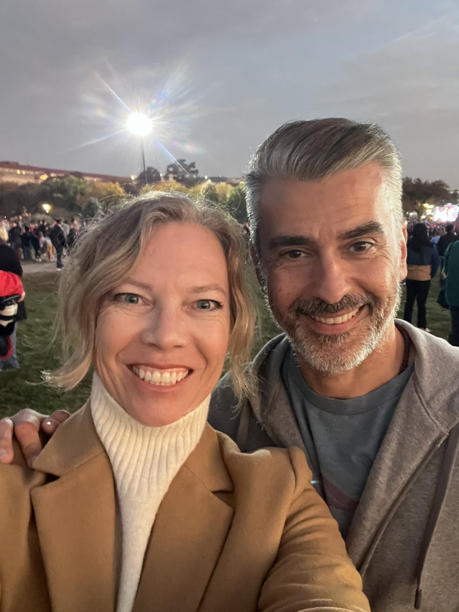 JennInVirginia's tweet image. We were on the mall where it happened 💙 @KamalaHQ