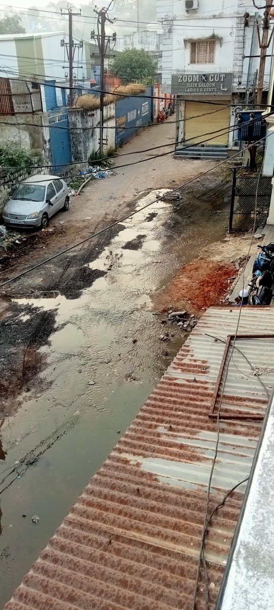 ramhyd5050's tweet photo. @GHMCOnline @TelanganaCMO @TelanganaCS @PrlsecyMAUD @IPRTelangana @ZC_SLP @ZC_Khairatabad @ZC_Kukatpally1 @ZC_Secunderabad @ZC_LBNagar @ZC_Charminar This is what happening now in my front of house
Drinadge water is floating from last 5 months i have complaint to the #GHMC multiple times in recent months but still no use what to do now ?
Adress : Indra nagar Chandrayan gutta near santoshi matha temple 
Mobile : 9848610597 https://t.co/sEhjmE67iP