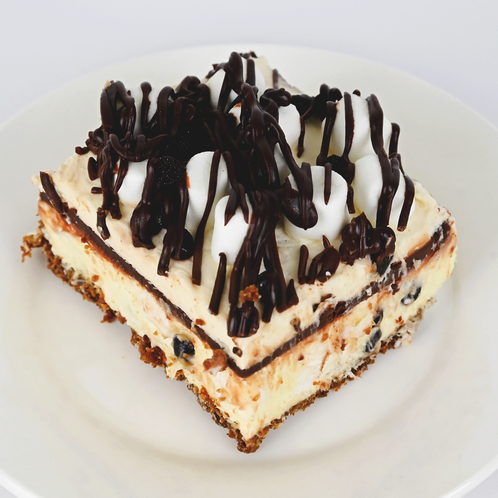 MBakery_PH's tweet photo. Everyone's favorite campfire treat is now a cool dessert! S'mores Icebox Bar is made with graham cracker crust, cream, and cream cheese, with mini marshmallow and mini chocolate chips. Available for pre-order. #MBakery #BakedFreshDaily https://t.co/rF42UHpjZA