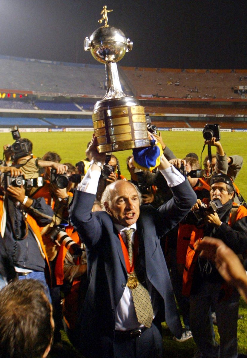 🏆🏆🏆🏆4 veces campeón de la Copa #Libertadores.

🏆🏆🏆3 veces campeón del mundo.

🤯NUNCA perdió una SERIE de LIBERTADORES en los 180'.

✋NO lo comparen NUNCA MÁS.