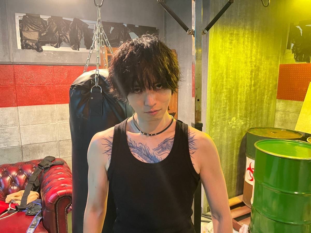 dbs_ntv's tweet photo. #潜入兄妹（※⭕️兄と妹✖️兄弟）
次回【5話】𝟏𝟏/𝟐(土)よる𝟏𝟎時

／
🟦#青龍は誰だ
皆さんの予想は当たりましたか？
＼

青龍役は #桐山漣 さんでした！
※漣（しんにょうの点は1つ）

武闘派の青龍🥊
青龍が妹・優貴を拉致⁉︎ 一体なぜ？ https://t.co/g7eDqFvgXk