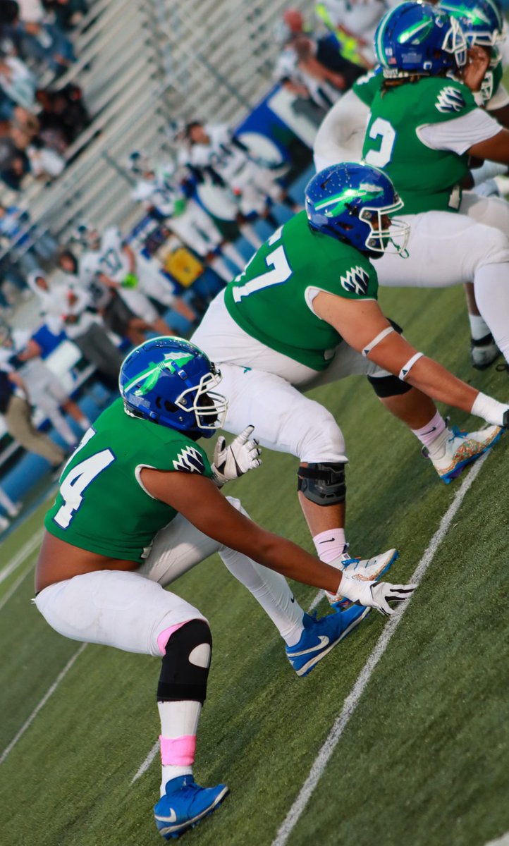 Junior season highlights hudl.com/v/2QYXNn 6’4 265lb OT