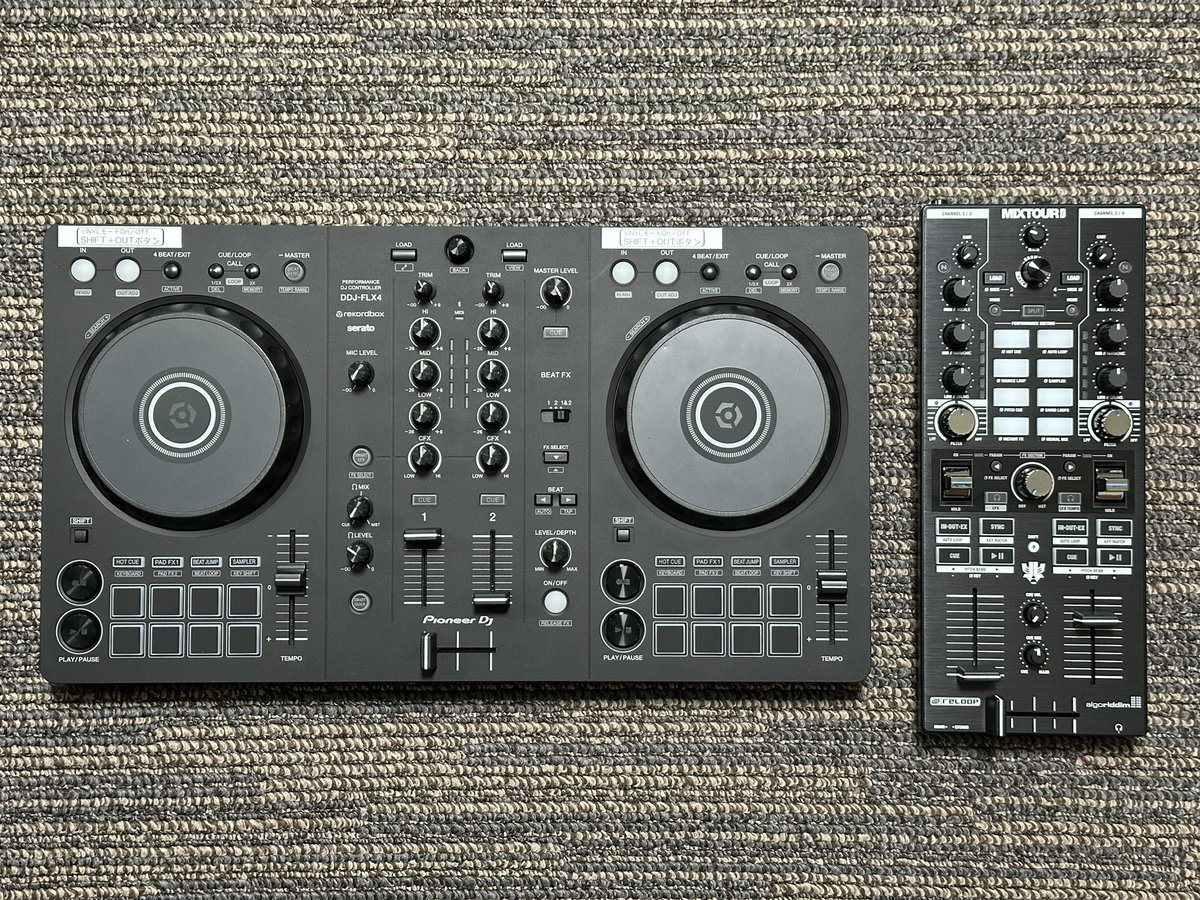 lovelyokada's tweet photo. 本日、我が家にDJコントローラのReloop Mixtour Proが届いた。
非常に小さいながらも重厚な造りで大満足!
DJソフトもSarato DJ ProからDJay Proになるので色々と楽しみだ。
#Reloop
#Mixtour Pro https://t.co/y7SrprnkFr