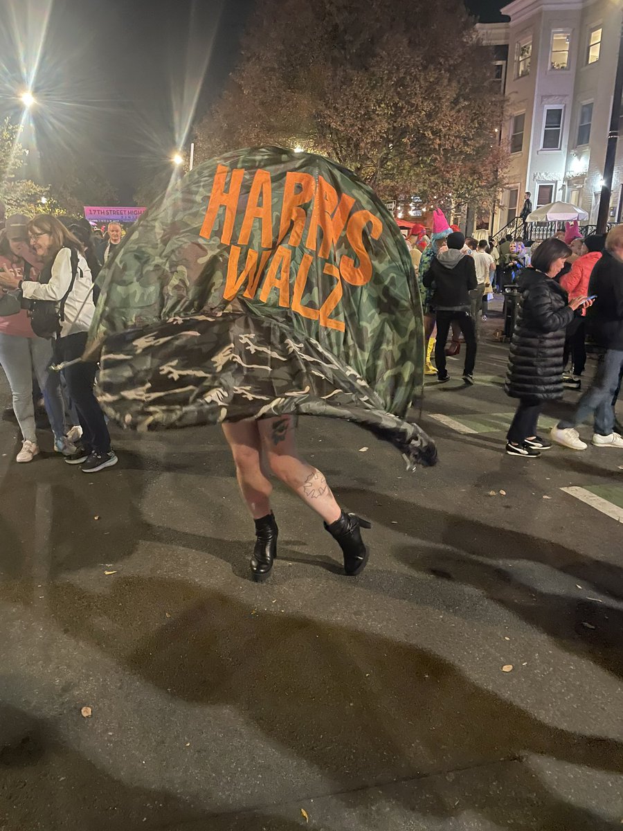 Hanging out with some neighbors tonight (downtown and in Dupont Circle)