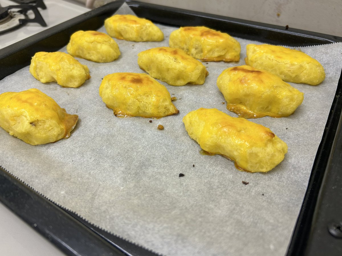 kc_cooking's tweet image. こんにちは🌤️
10/29に活動を行いました🍳

・かぼちゃグラタン🎃🧀
・スイートポテト🍠✨
・卵焼き🐣🥚

秋メニュー🍂とってもホクホクで美味しかったです！最近寒いので暖かい料理で盛り上がりました☺️
#お料理研究部 #神戸女学院