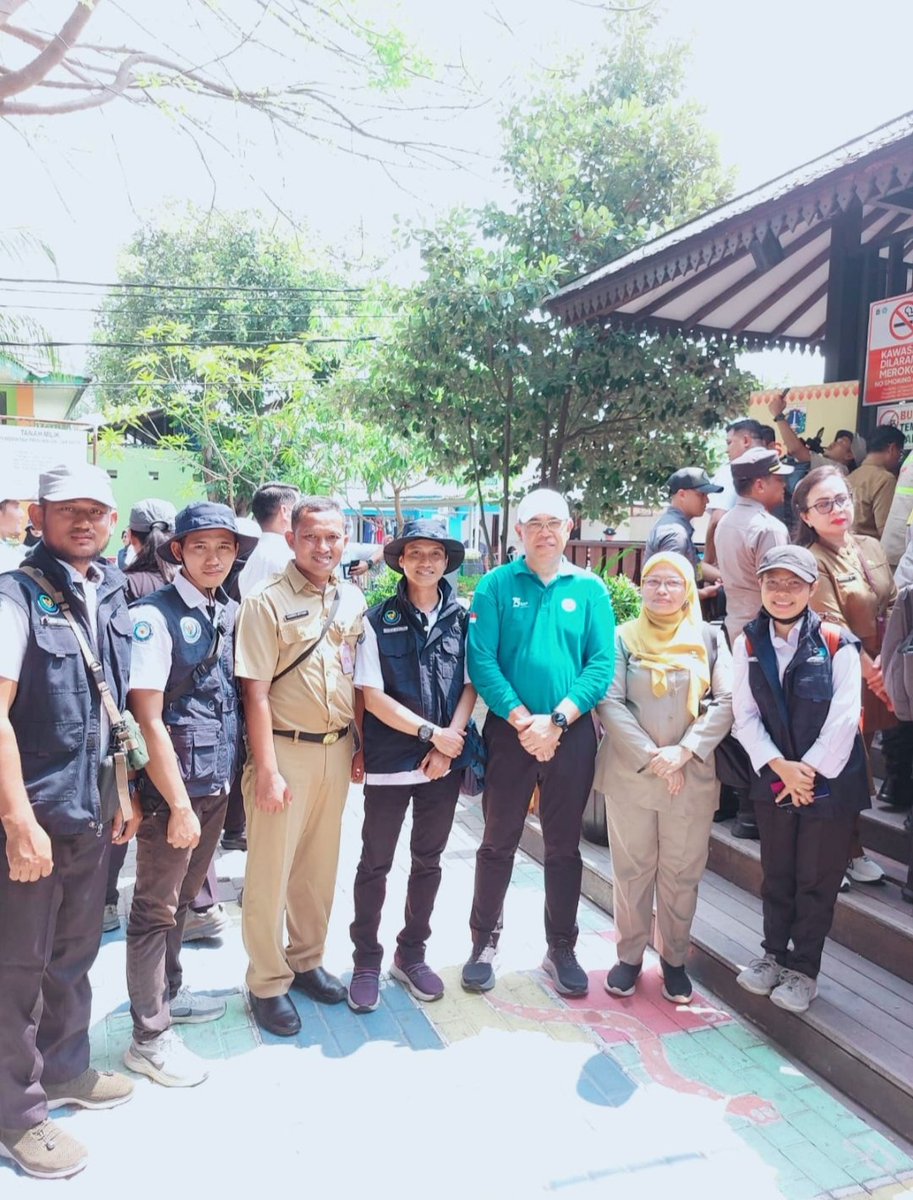 ElyGinting's tweet photo. Selasa 29/10, Ely S Ginting, Luhkan Pulau Seribu, Mengikuti Kegiatan Puncak acara Peringatan HUT Ke-25 KKP bertempat di Pulau Untung Jawa, Kepulauan Seribu
#HUT25KKP #EkonomiBiruUntukIndonesiaMaju 
#GiatLuhkanSatminkalBogor 
#PulauSeribu
@pusluh_bppsdm
@brpbatpp_bogor
@bppsdm_kp https://t.co/oKDzm7d0z3