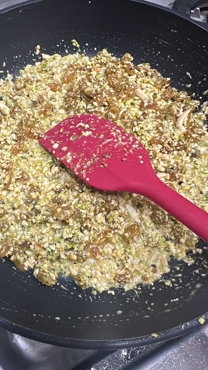 Bringing gujiya for my coworkers who celebrate Diwali tomorrow 🙏🪔