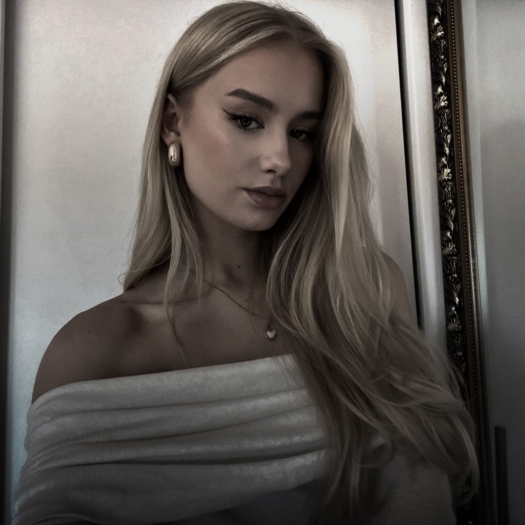 laraalithe's tweet image. lara core