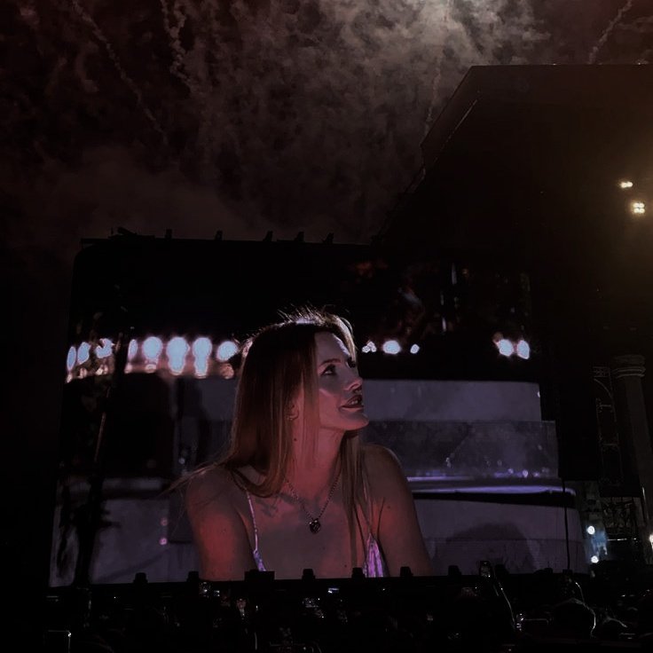 laraalithe's tweet image. lara core