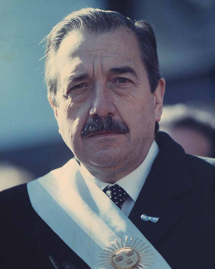 Somos el único partido que cumplió con su promesa de campaña.🚩

"Democracia para Siempre"
Gracias Raúl. 
#41AñosDeDemocracia