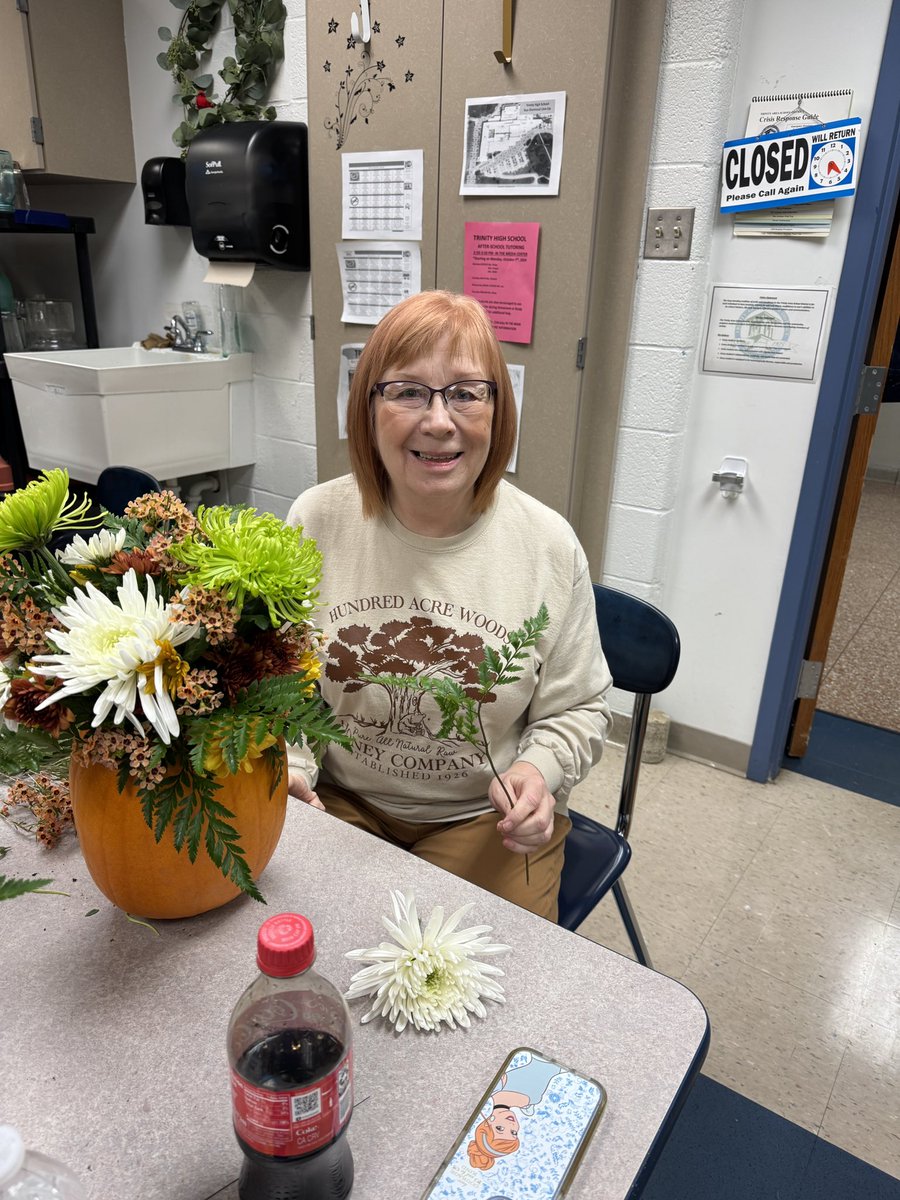 lovetravel1978's tweet image. #ctethsadultclasses 
We are having so much fun in the floral class! Today we made a pumpkin arrangement. Mrs. Durila is a fantastic teacher!