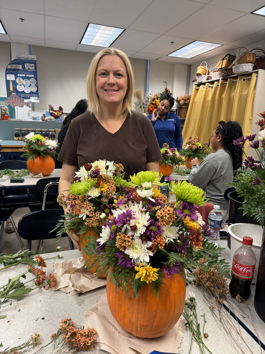lovetravel1978's tweet image. #ctethsadultclasses 
We are having so much fun in the floral class! Today we made a pumpkin arrangement. Mrs. Durila is a fantastic teacher!