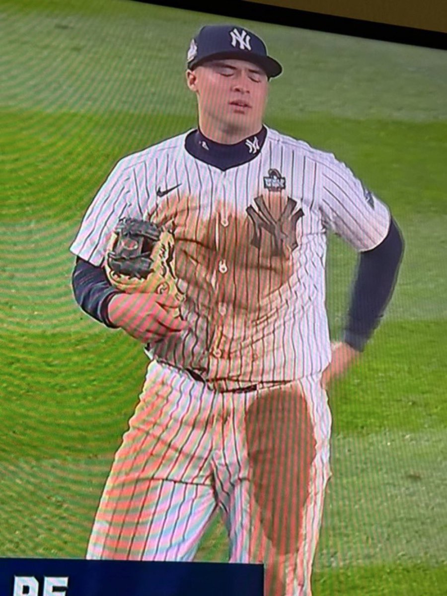DominguezLover8's tweet photo. The dirt on volpes jersey is a heart. The Yankees have never been more back https://t.co/M4lSURU2VP