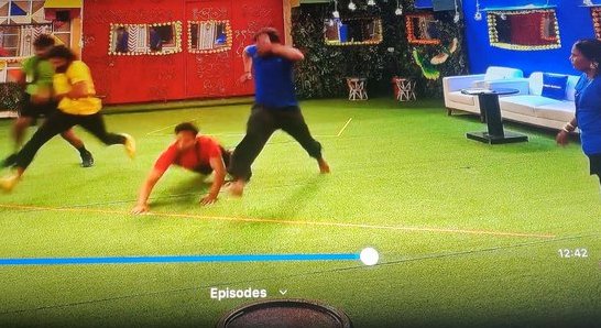 inm24news's tweet photo. Wah kya strategy hai, ra Gautham! 🔥🫡
Ganagavva as sanchalak—yeh toh ekdum 😡👎👎! Lagta hai, ab ghar mein aur drama hoga!
#BiggBossTelugu8 #BBTelugu #TeamGautham #VoteForGautham #BBStrategy #GauthamFans #BBT8 #Ganagavva #RealityShowDrama #TeluguBiggBoss https://t.co/JJzvyQUfDk