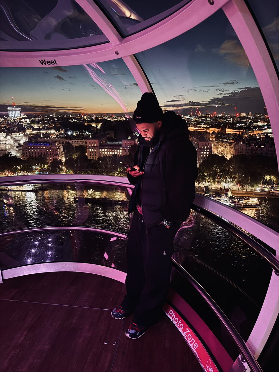 ChopMosley's tweet image. Definitely wanna go back to London 🇬🇧