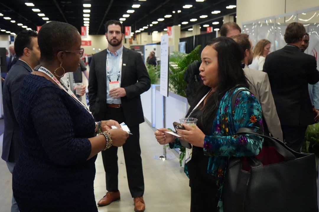 AHLA's tweet photo. We're showing our AHLA Allied members some love and appreciation at @thehospshow! Thank you for your dedication and support of AHLA. 🤝

#TheHospitalityShow https://t.co/6NCK6Ygk5c