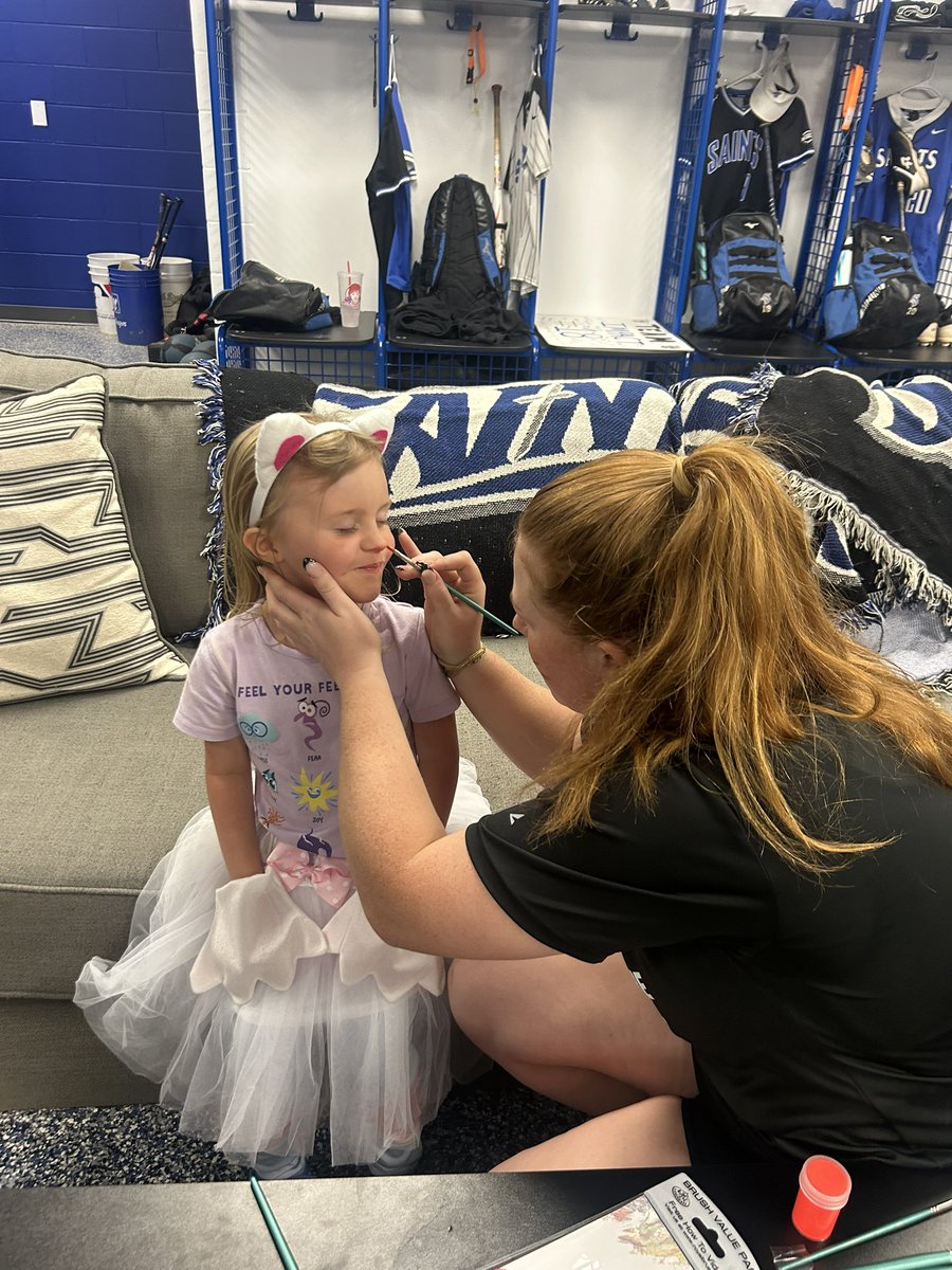 TMU_Softball's tweet photo. Tonight we celebrated Halloween with Avery. We did trick-or-treat, pumpkin painting, and her favorite, monster tag!! #goteamimpact #gosaints https://t.co/uWdI65cuko