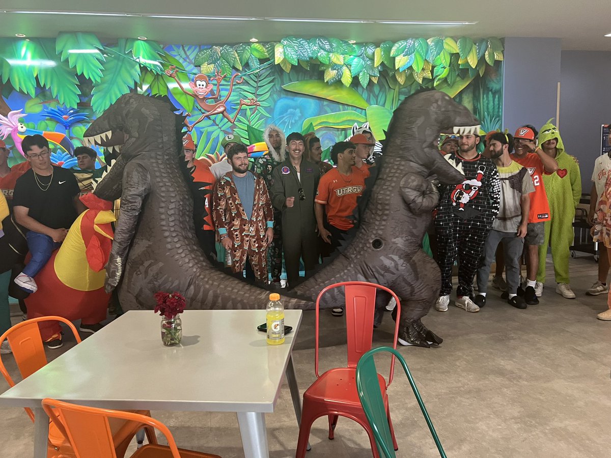 Brought a little Halloween magic and a lot of smiles to Edinburg Children’s Hospital! Thank you to the kids for making our day extra special. 🎃

#UTRGV #RallyTheValley