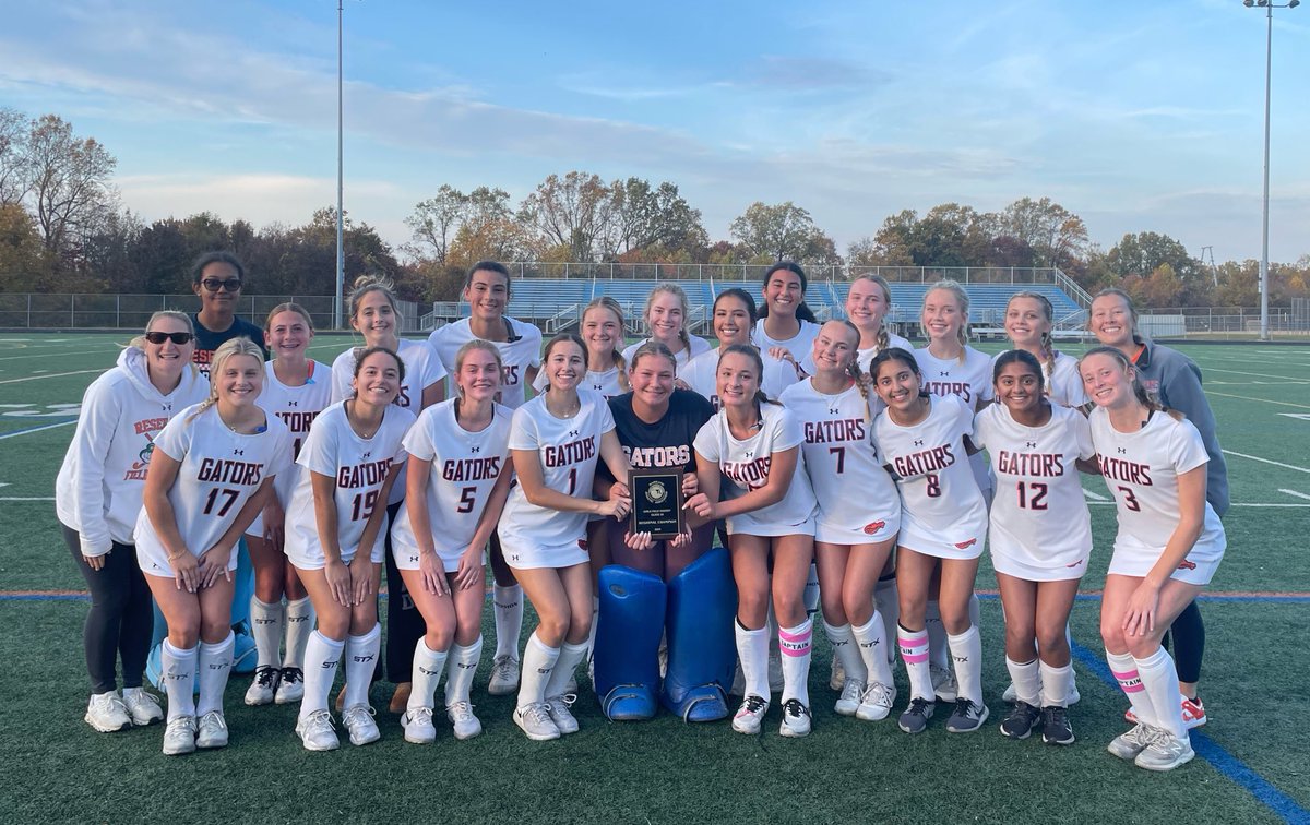 Reservoir Field Hockey Regional Champs!!!!! 🏑🏑🏑Way to go gators!