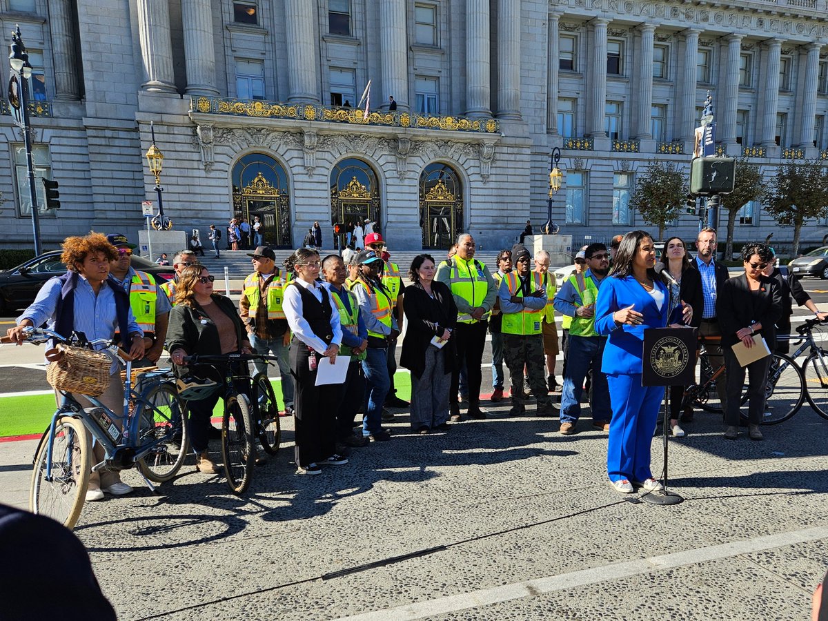 Today we announced the completion of the Dr. Carlton B. Goodlett Place Quick-Build with Mayor <a href="/LondonBreed/">London Breed</a>, <a href="/sfpublicworks/">San Francisco Public Works</a> &amp; <a href="/sfbike/">SF Bicycle Coalition</a>. Big thanks to all the teams from SFMTA &amp; Public Works who quickly implemented this critical project after it was approved earlier this month!
1/