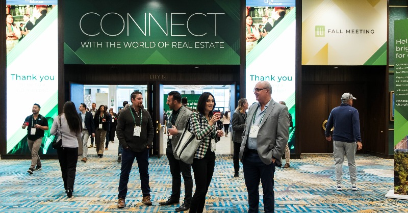 UrbanLandInst's tweet photo. 🎉 #FallMeeting Day 2 brought dynamic sessions &amp; insights! Don't miss Guinness World Record holder Bryan Berg’s card model demo &amp; Grammy Nominated song writer @jeweljk's finale on Wednesday! 

Explore the Emerging Trends in Real Estate® 2025 report: https://t.co/GNP5Xiuuhh