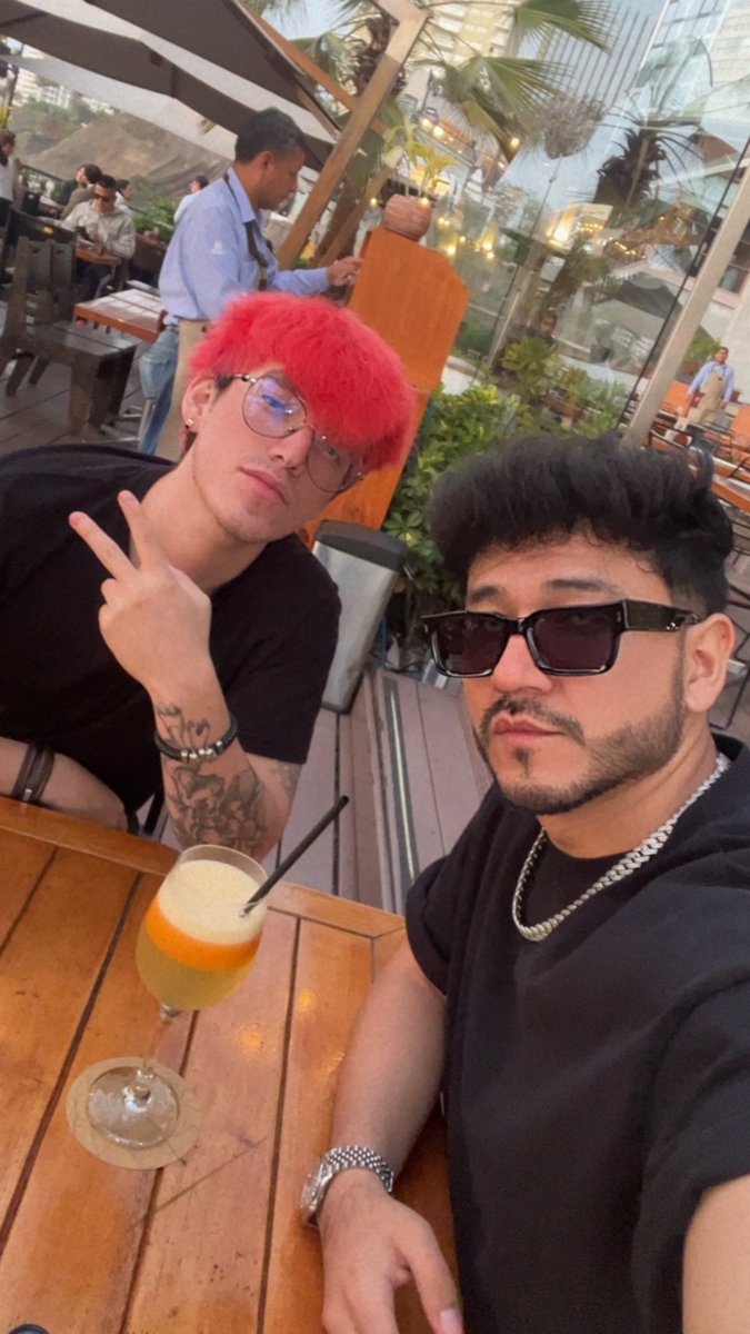 Glogloking tweet media