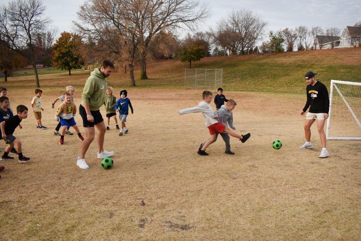 Gustavus Basketball tweet media