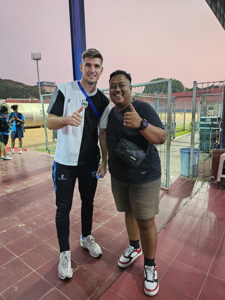 yogaaji26's tweet photo. Persib till i die 🤙 https://t.co/spt1VM74mD