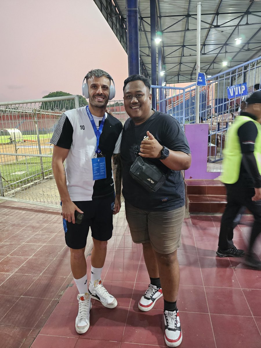 yogaaji26's tweet photo. Persib till i die 🤙 https://t.co/spt1VM74mD