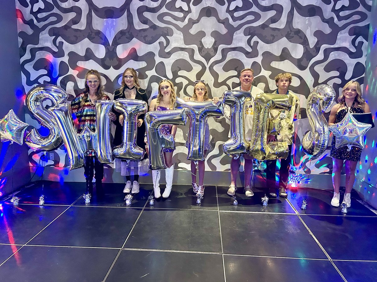 DMattGregory's tweet photo. Thank you @taylorswift13 for a magical Night 3 in New Orleans. It was our first time and experienced the show as a family! https://t.co/f5zgsgpfhm