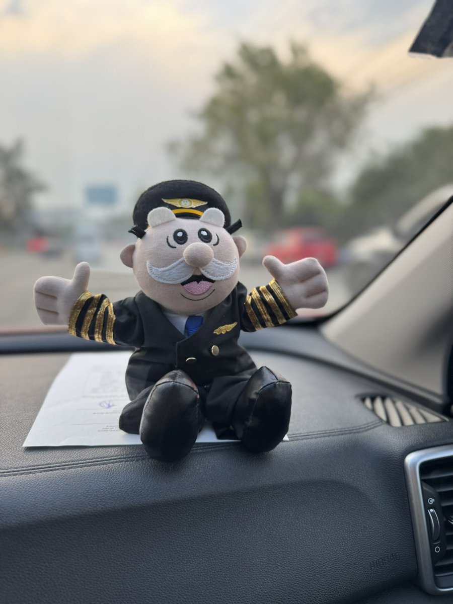 La más feliz <a href="/drsimioficial/">Dr Simi ®</a> con mi Simi Piloto, aunque me falta el Simi Sobrecargo 🙂‍↕️