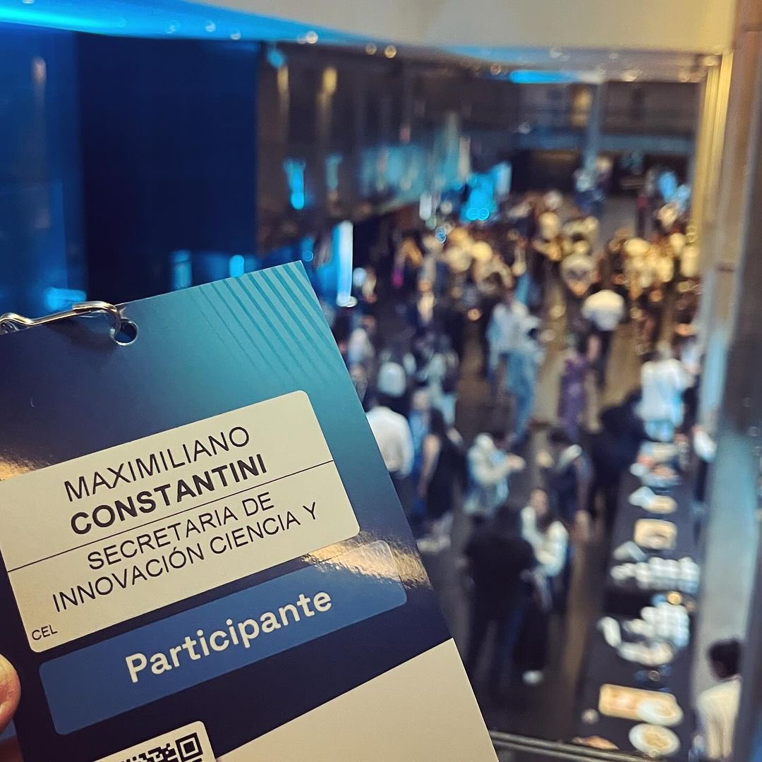 Maxi Costantinis tweet media