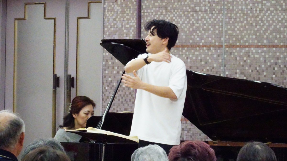 kitakudaiku's tweet photo. 【指揮者稽古を行いました】
前回は指揮者 #出口大地 さんをお迎えしての練習でした✨
マエストロの熱意を受け団員たちの士気もより一層高まっております🔥🔥

#北区第九演奏会 はチケット好評発売中‼️
１階席は少なくなってきておりますのでお早目にどうぞ！
https://t.co/xmchSGAO6X https://t.co/ClDwpejJRi