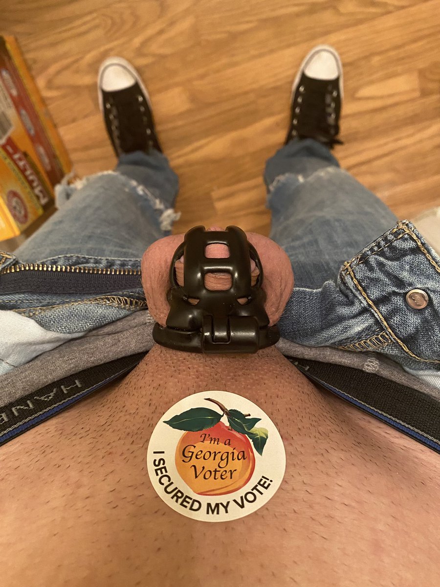 subnicholas2's tweet photo. #Lockotber 🔒🎃 Day 29! Still caged and taking part in democracy? I think that deserves a “good boy” 🥰💙 https://t.co/3TclN0dGI1