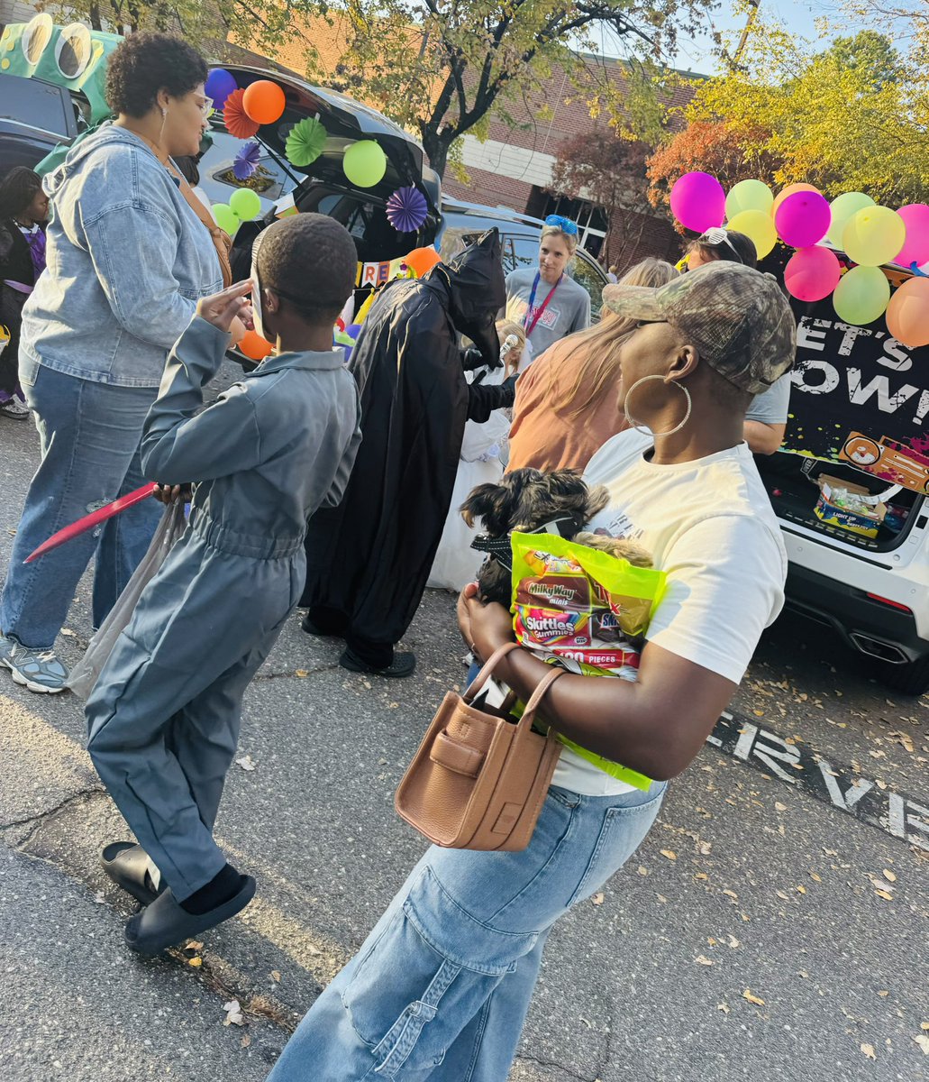 EHM1022's tweet photo. A special thank you to our Family Engagement Committee and PTSA for all their hard work in putting together such an amazing event. Your dedication truly brought our community together, and we couldn’t have done it without you. #WakeForestMStrunkORtreat https://t.co/lzCFsWbpjc