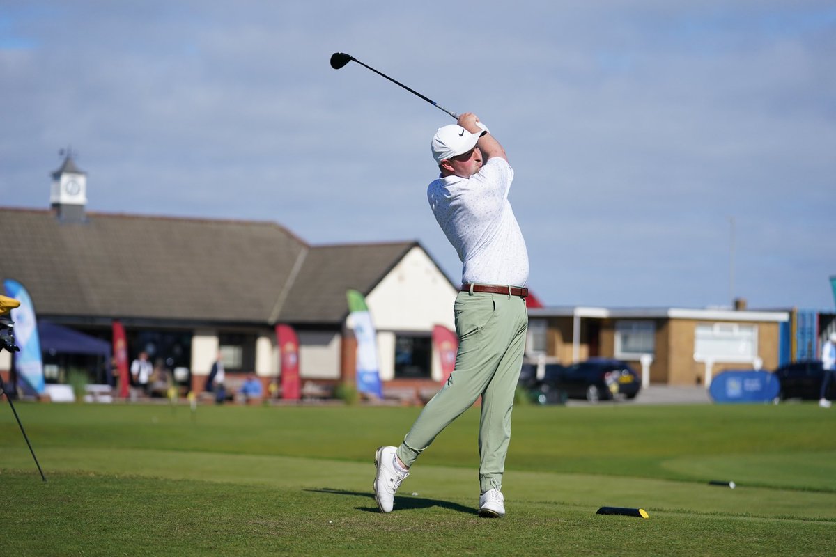 JThwaite3's tweet photo. Quality day spent at @SeatonCarewGC in support of @pfc_the - great club, great organisation, great cause, ridiculous weather, not bad #golf ⛳️🏌🏾☀️ 
📸 @pfc_the https://t.co/lPpB1BVG8A