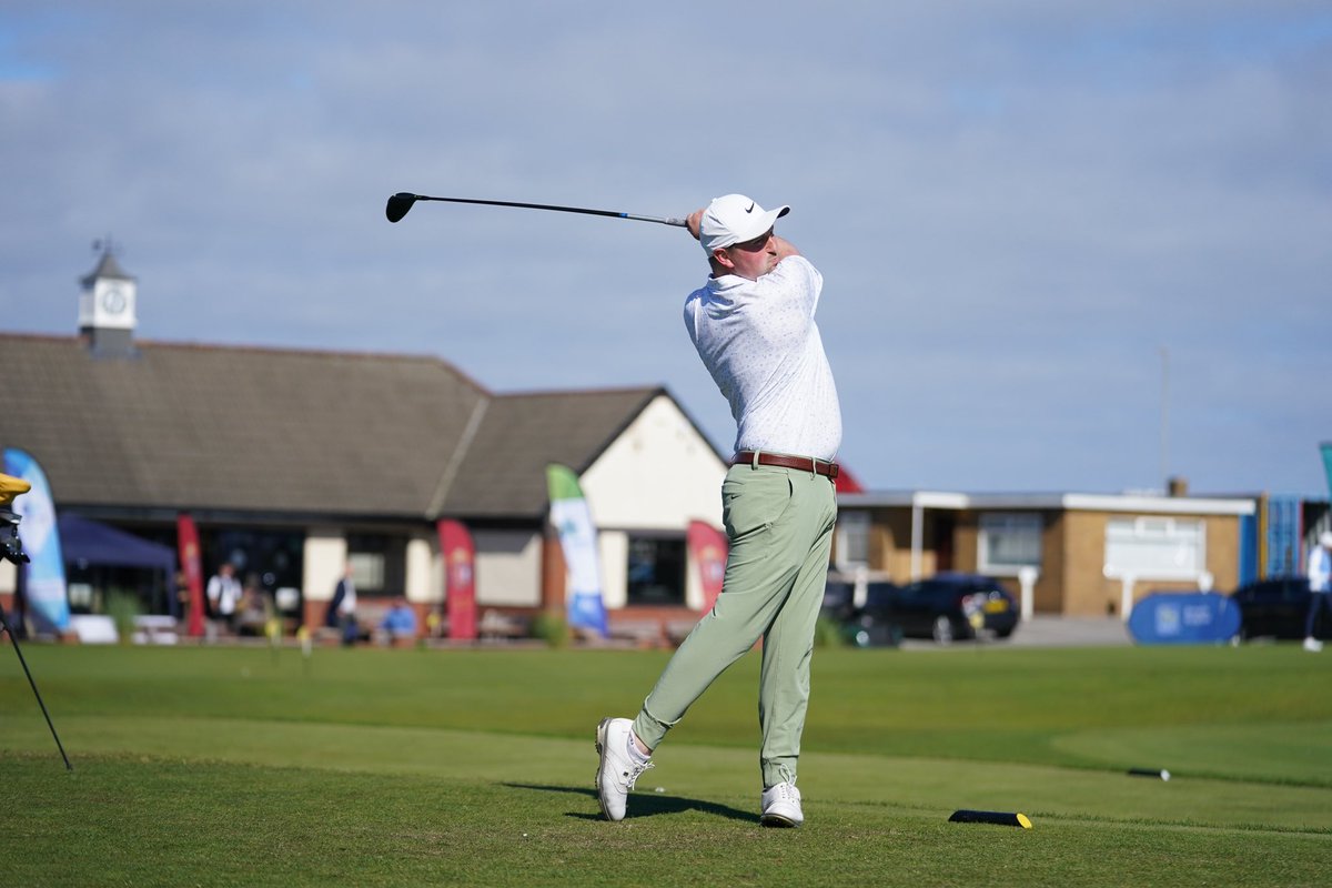 JThwaite3's tweet photo. Quality day spent at @SeatonCarewGC in support of @pfc_the - great club, great organisation, great cause, ridiculous weather, not bad #golf ⛳️🏌🏾☀️ 
📸 @pfc_the https://t.co/lPpB1BVG8A