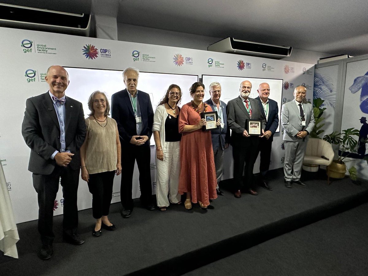 Live from Cali: Today WWF celebrated the first two recipients of the Thomas E. Lovejoy Prize. Congratulations to Marc Duorojeanni and @Belén-Paez for their significant contributions to conservation in the Amazon. worldwildlife.org/press-releases…